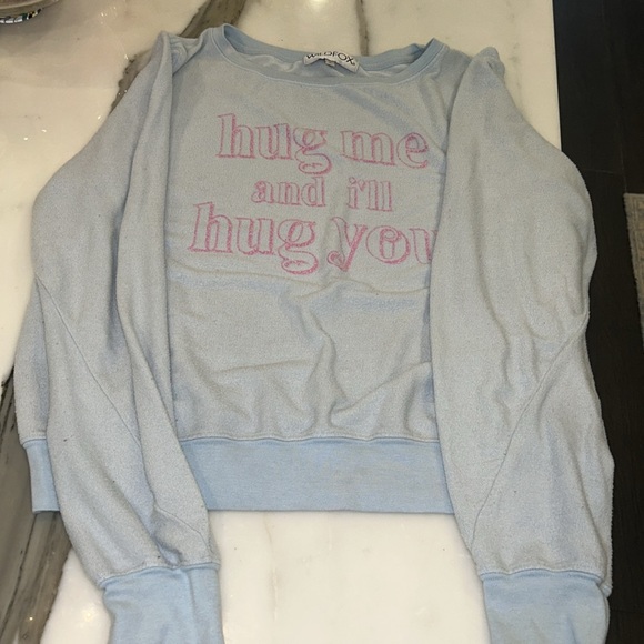 Wildfox Super Cozy “Hug me & Ill hug you” Baby Blue Sweatshirt- L - Picture 2 of 9